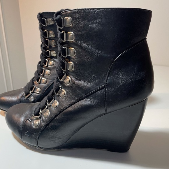 Madden Girl/EUC Vintage Lace Up Ankle Boots Sz 7.5 - Picture 7 of 8